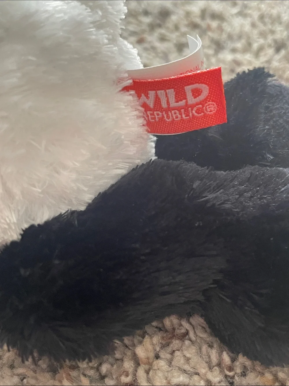 Wild Republic Huggers Book Buddies Far East Plush Bandit - Giant Panda